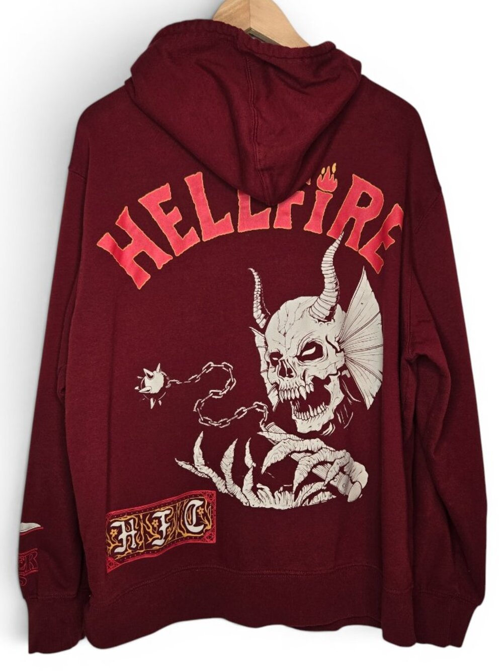 Stranger Things Hellfire Club Hoodie Mens Red Chunky Devil Graphic Pullover L - Picture 2 of 5